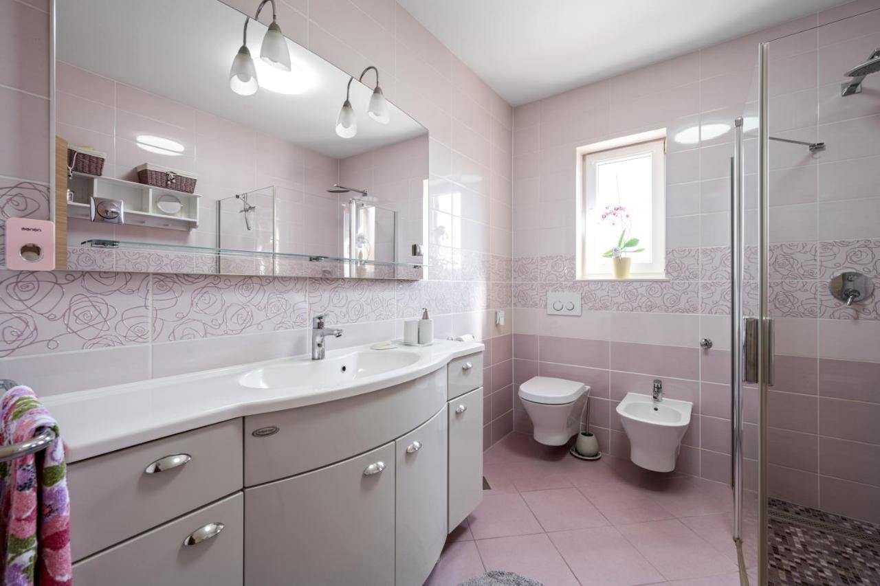 Anchor Apartment